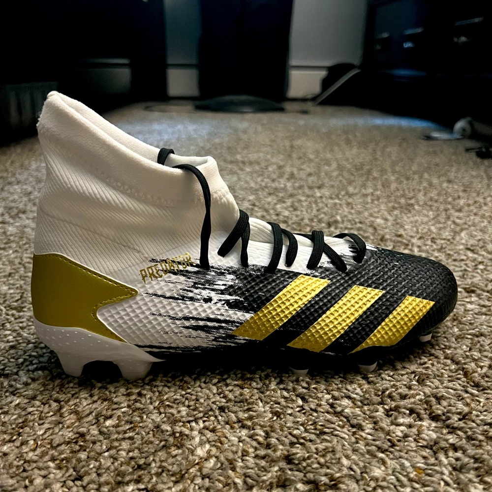 Adidas Predator 20.3 FG Soccer Cleats White/Gold FW9196 M7.5/W9 Athletic Sport